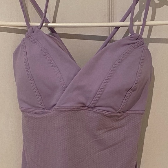 Size 4 lululemon lilac tank top - Picture 4 of 5